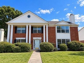 Building Photo - 2126 Country Dell Dr