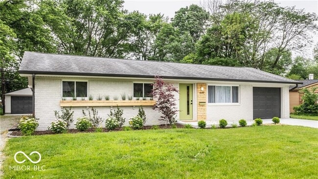 Foto del edificio - 649 Emerson Rd