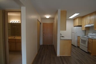 Building Photo - 1260 Larpenteur Ave W