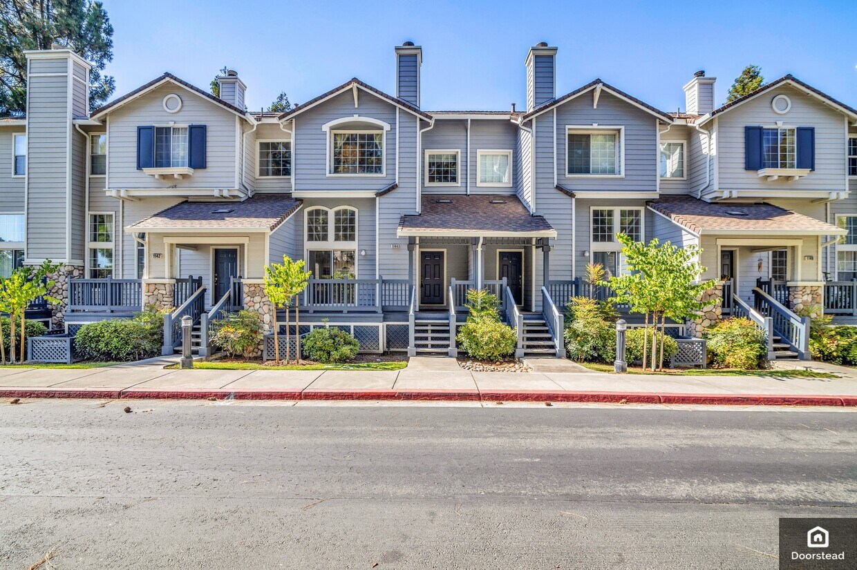 Foto principal - 1144 Pointe Hope Lndg