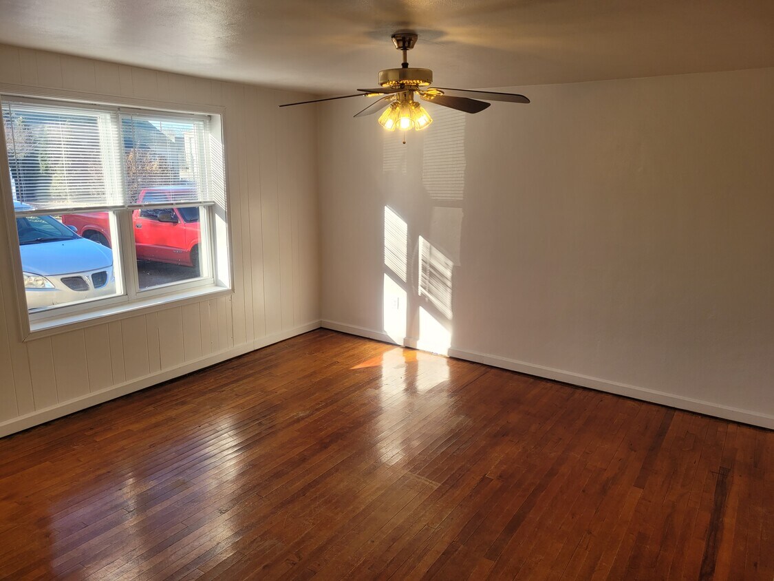 Foto principal - 129 S 9th St