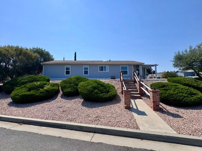 Building Photo - 3 Bedroom Home for LEASE located in The Fa...