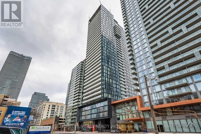 Building Photo - 28 Wellesley St E
