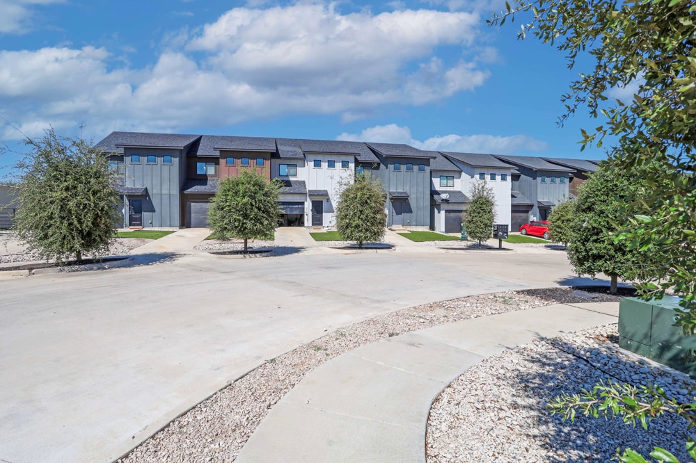 Photo - 3411 Heritage Ln (Forest Hill, TX)