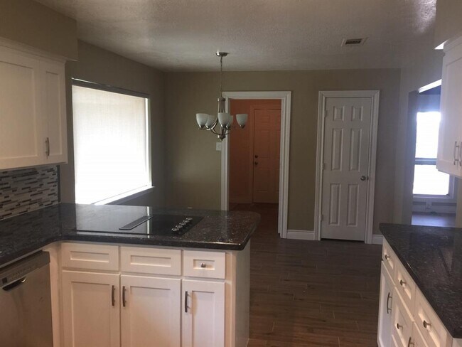 Foto del edificio - 15810 Sandy Hill Dr