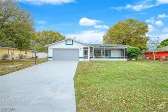 Building Photo - 1648 Cheshire Cir W