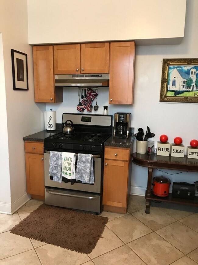 Foto del edificio - 5642 N Ridge Ave