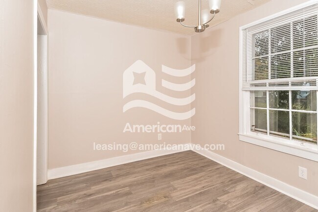 Foto del edificio - 2117 Roosevelt Dr