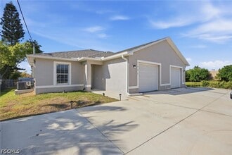 Building Photo - 1426-1428 Cape Coral Pkwy W