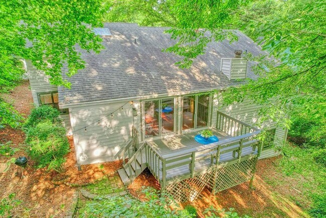 Building Photo - 405 Roswell Farms Rd