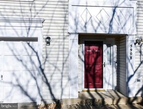 Building Photo - 5908 Grenfell Loop