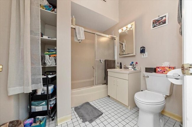 Building Photo - 1 bedroom in Chicago IL 60613