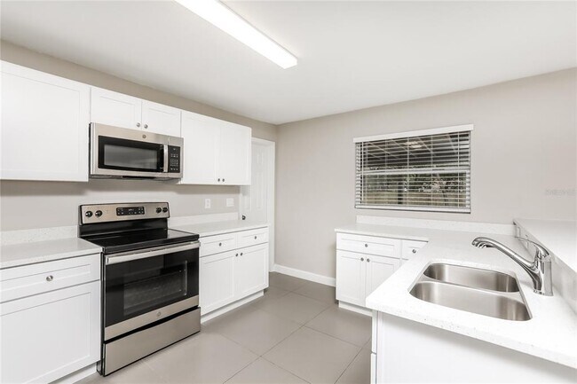 Foto del edificio - 7733 Range Dr