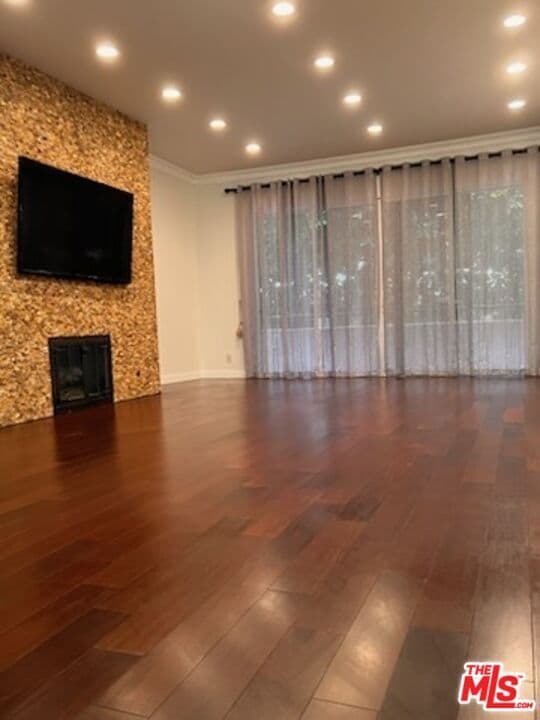 Foto del edificio - 1880 Veteran Ave