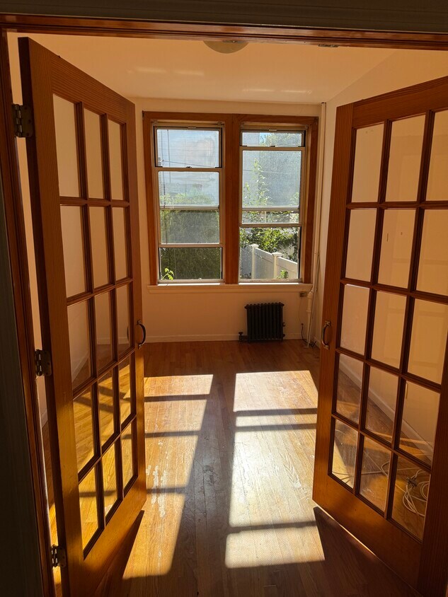 Foto principal - 664 Woodward Ave