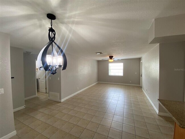Building Photo - 216 Berry Tree Pl