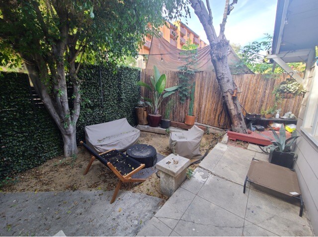 Foto principal - 3713 Evans St W