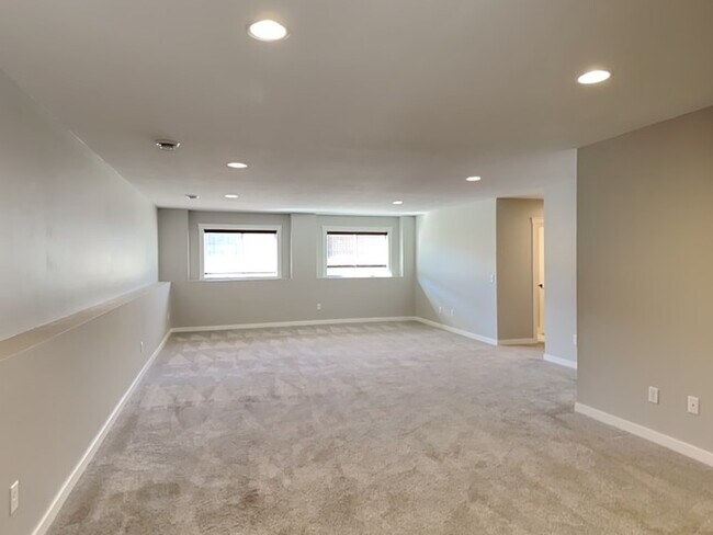 Foto del edificio - COMING SOON!! Spacious 3 bedroom, 2 bathro...