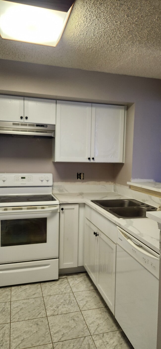 Building Photo - 6010D Curtier Dr