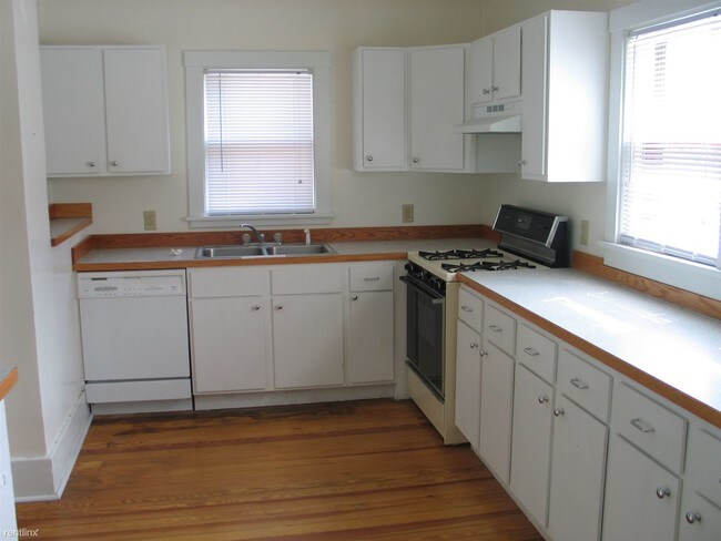 Foto del edificio - 3 br, 1 bath House - 717 W Kalamazoo Ave