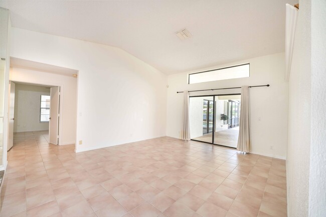 Building Photo - 11511 Island Lakes Ln