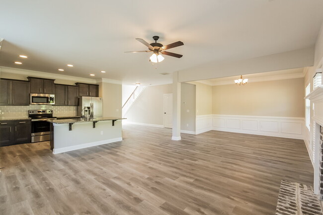 Building Photo - 444 Meadow Vista Ln