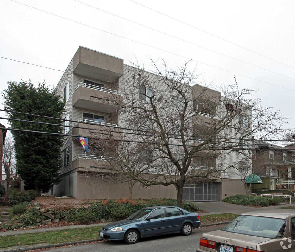 Building Photo - 4405 Linden Ave N