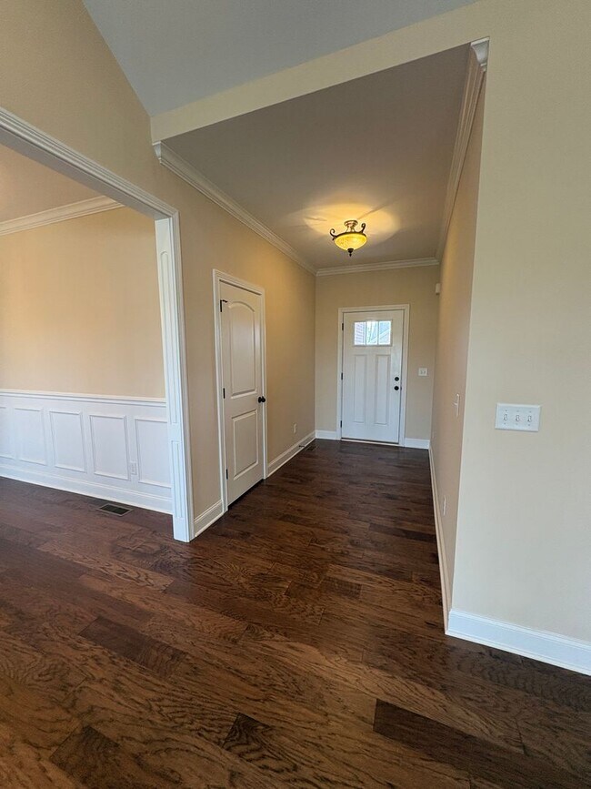 Foto del edificio - 3020 Equestrian Ct