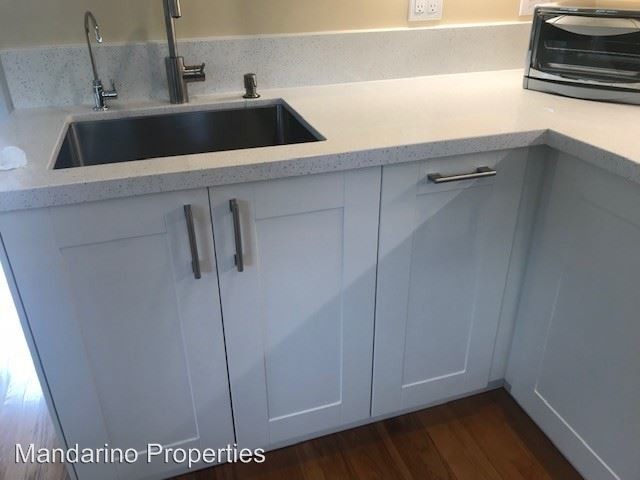 Foto del edificio - Studio, 1 bath House - 220 Palisades Drive