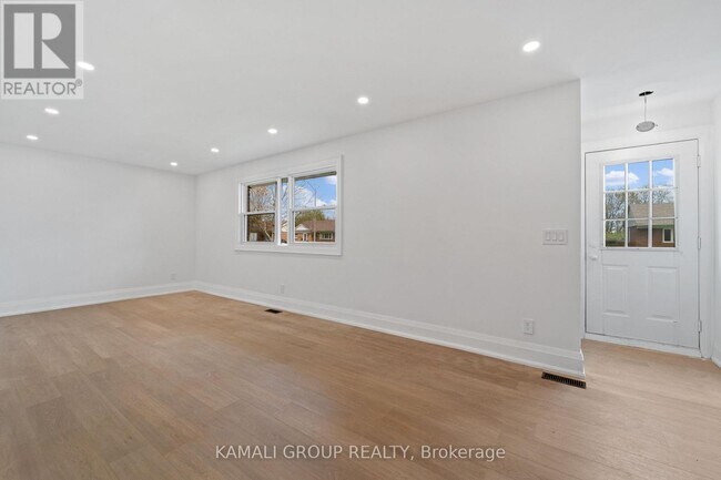 Building Photo - 76 Admiral Rd