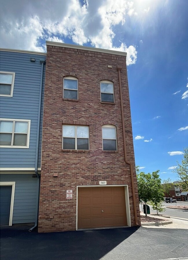 Photo - 3 Bed End Unit Townhome near Old Town Arvada