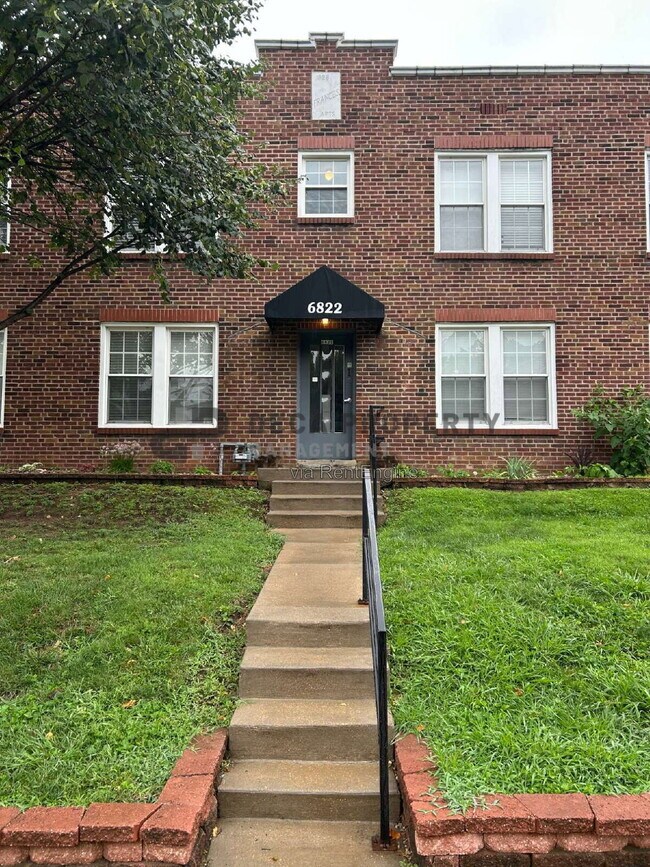 Building Photo - 6822 Waldemar Ave