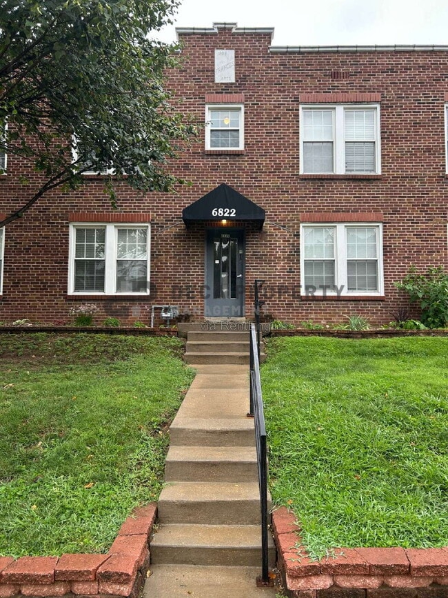 Building Photo - 6822 Waldemar Ave