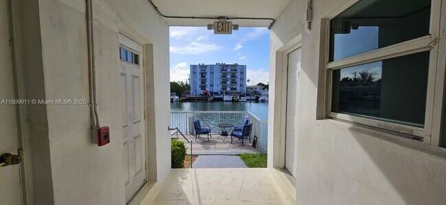 Foto del edificio - 8080 Tatum Waterway Dr