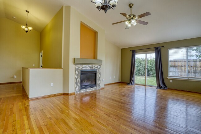 Family Room - 9181 W Unser Ave