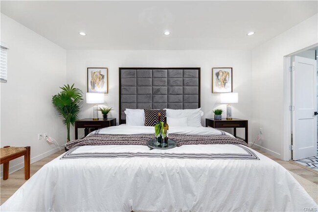 Building Photo - 14349 Emelita Street, Los Angeles, CA 9140...