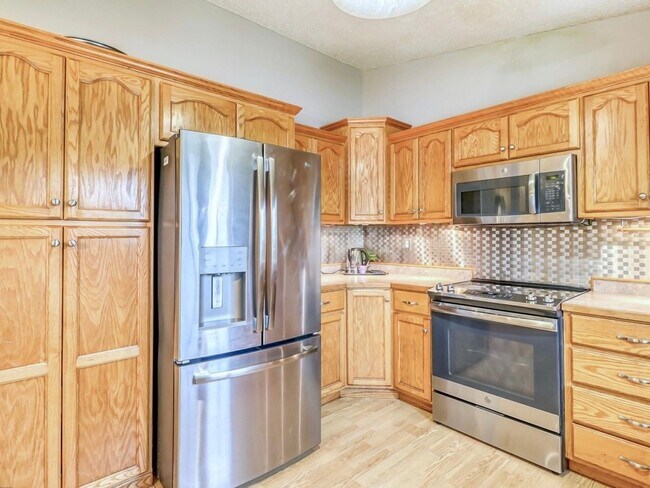 Foto del edificio - Spacious 4-Bedroom Family Home with 3-Seas...