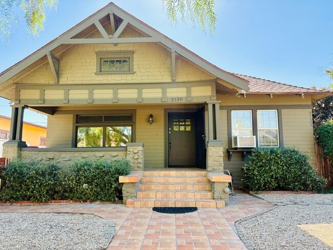Foto del edificio - 2130 W 29th Pl