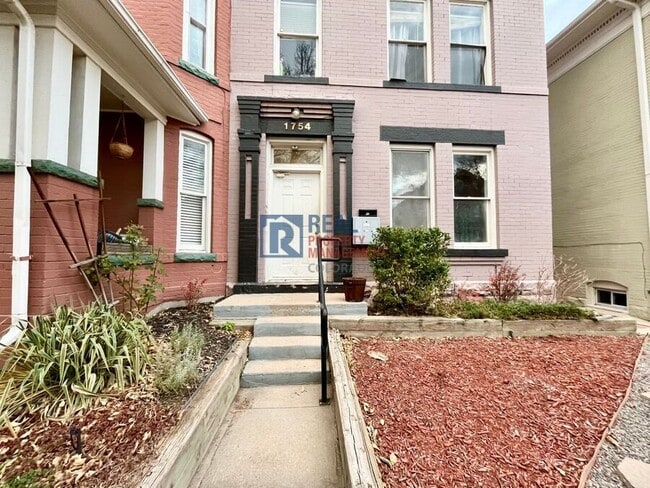 Building Photo - 1754 N Washington St