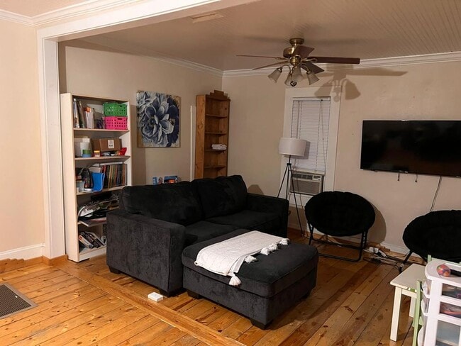 Photo - 3313 W Kiowa St House