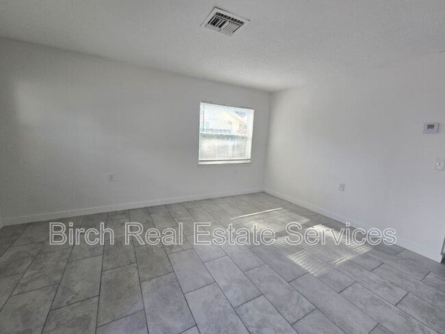 Building Photo - 5346 Cotee River Dr