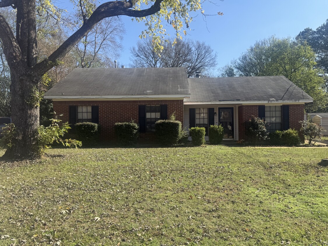 Primary Photo - 112 Irma Ln