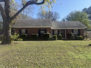 Building Photo - 112 Irma Ln