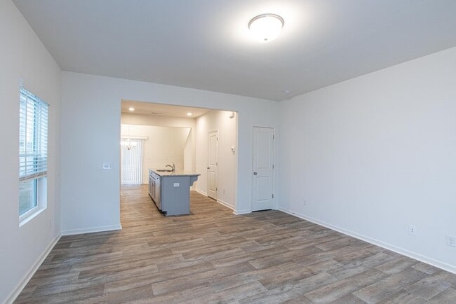 Building Photo - BEAUTIFUL 2 Bedroom Townhome in MIDLAND - AVAILABLE NOW