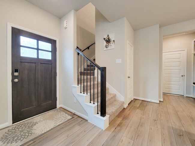 Building Photo - 1510 Lakeline Oak Dr