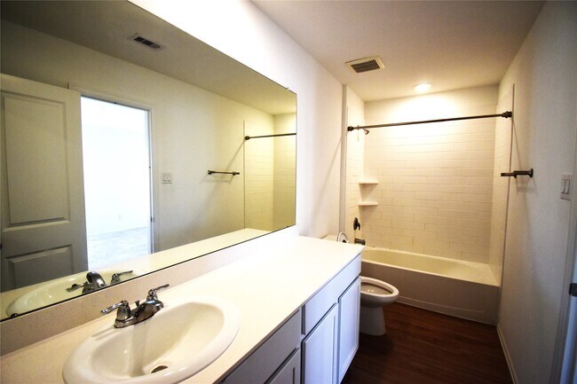 Foto del edificio - 3326 Spanish Oak Ln