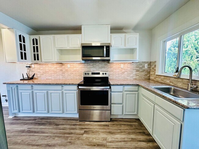 Building Photo - Ashby Duplex
