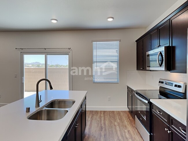 Foto del edificio - 6050 Theodore St