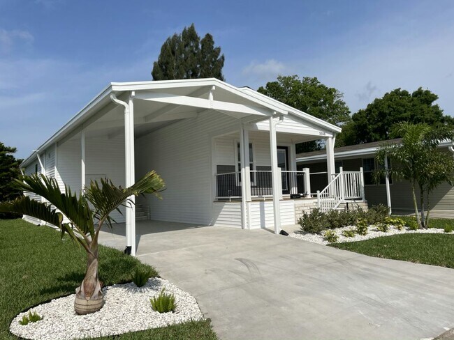 Foto del edificio - 5558 Whistling Tree Ln