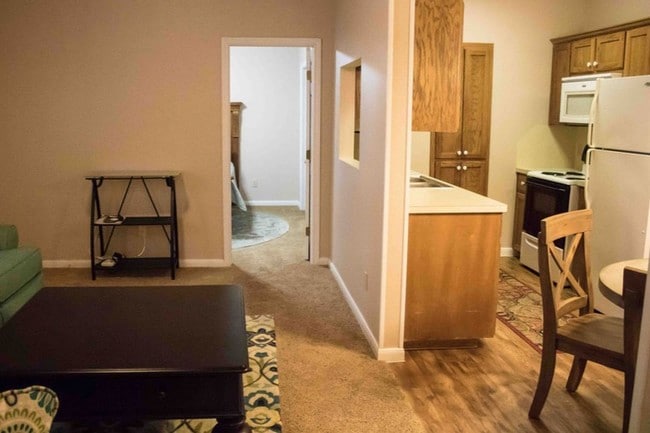 Building Photo - Saddlebrook